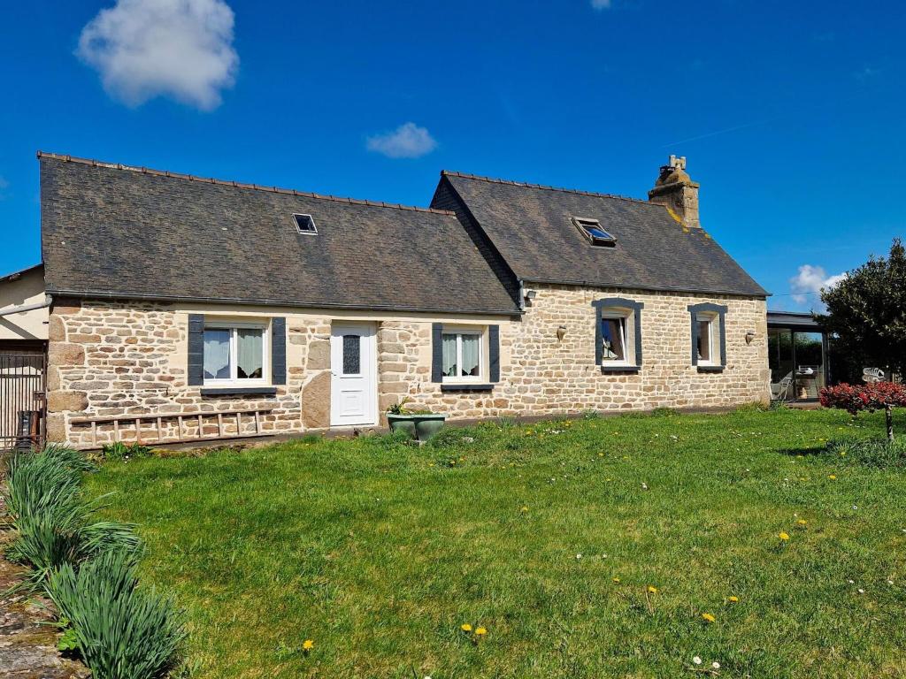 Photo de la galerie de l'établissement Stone House near St Michel Beach, à Ploumilliau