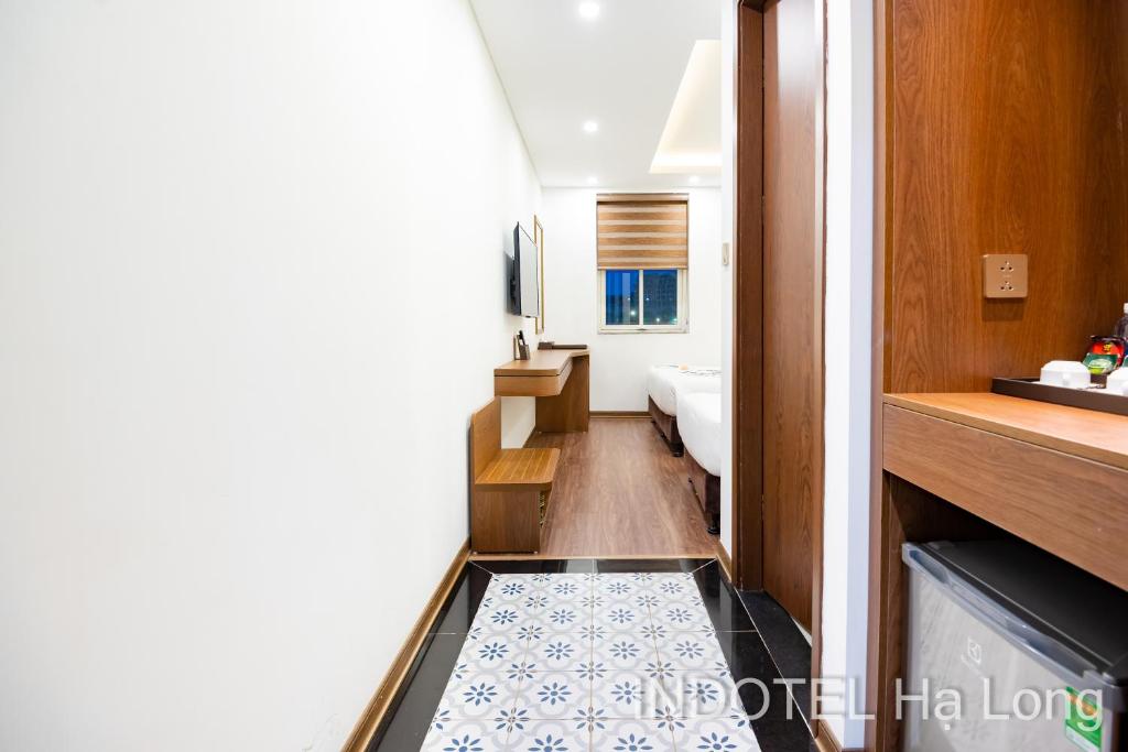 INDOTEL HALONG HOTEL - Deluxe Doppel- Oder Zweibettzimmer Mit Stadtblick