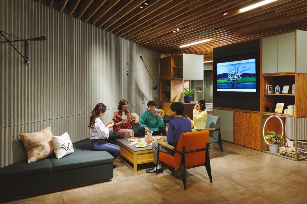 TV a/nebo společenská místnost v ubytování BEB5 Tsuchiura by Hoshino Resorts