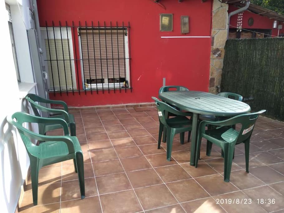 A patio or other outdoor area at Alquiler integro casa próxima a Colunga