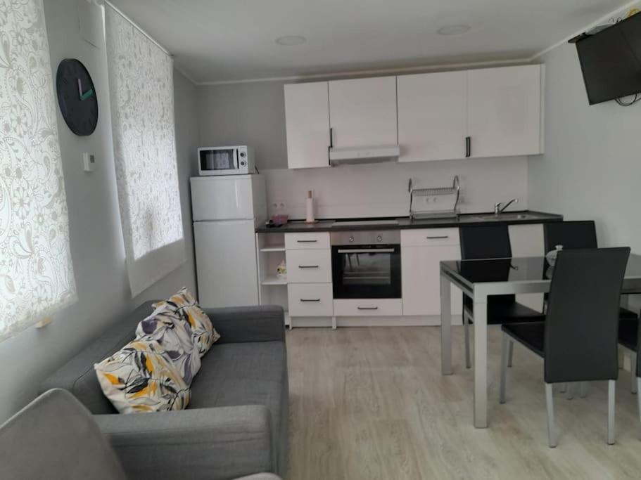 A kitchen or kitchenette at Alquiler integro casa próxima a Colunga