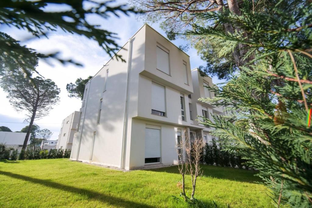 Το κτήριο όπου στεγάζεται  το διαμέρισμα