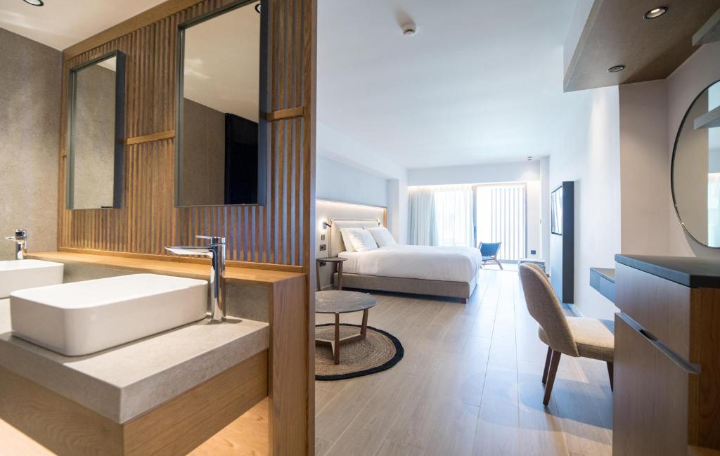 AKASHA Beach Hotel & Spa - 11