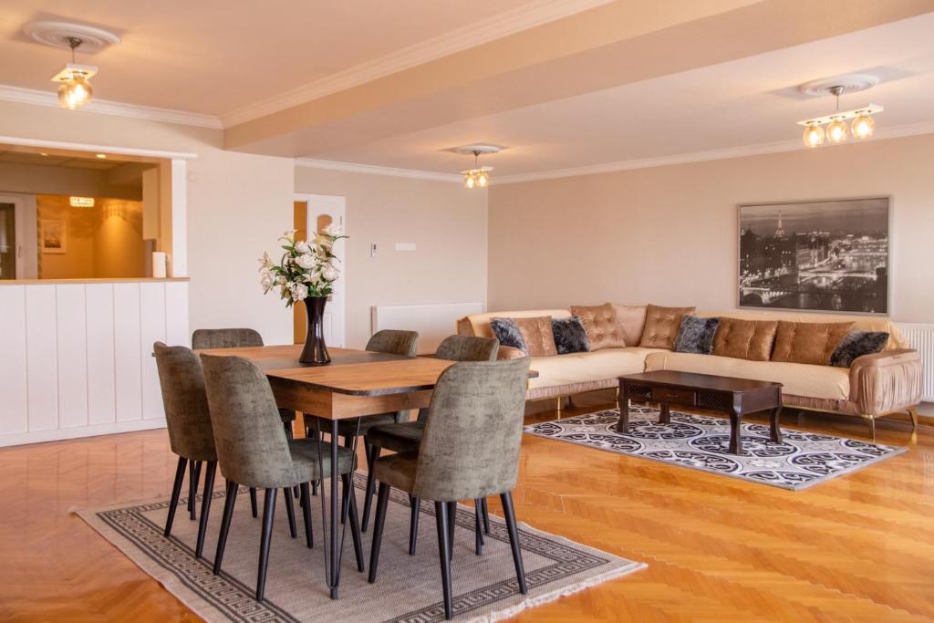 Kép Spacious Flat with Sea View in İzmir Karsiyaka szállásáról İzmirban a galériában