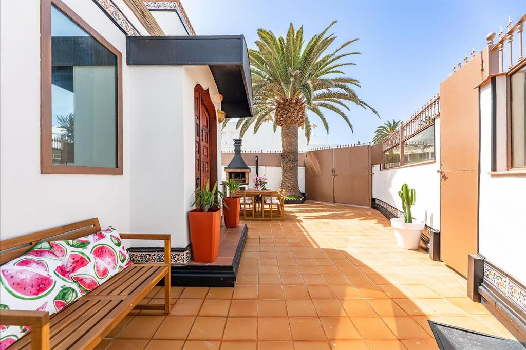 Balkón nebo terasa v ubytování Villa Corralejo Bay Beachfront Corralejo By Holidays Home