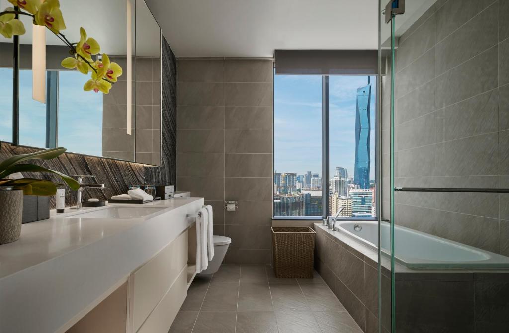 Koupelna v ubytování Pan Pacific Serviced Suites Kuala Lumpur