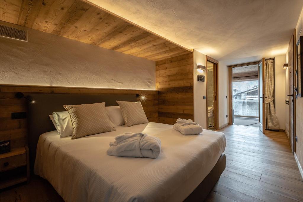 Les Plaisirs d'Antan - Queen Suite With Spa Bath