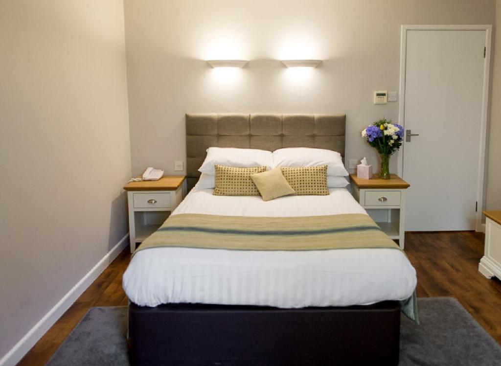 The White Horse Hotel and Luxury Shepherds Huts - Tweepersoonskamer Met Eigen Badkamer