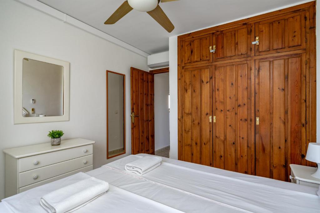 Postel nebo postele na pokoji v ubytování Seaview apartment in Riviera del Sol by Costarentals - Ref 31