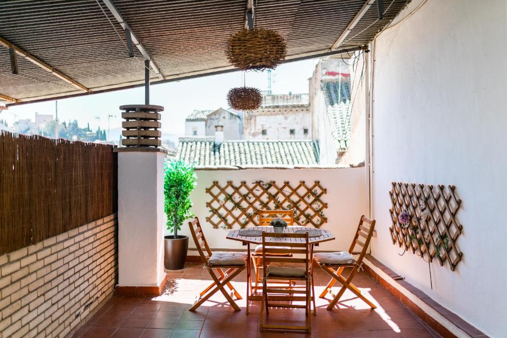 Balkón alebo terasa v ubytovaní Alhambra View PENTHOUSE, Parking Opcional