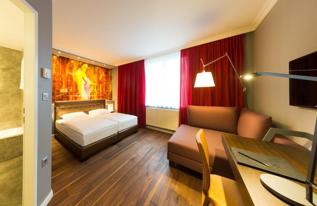 
Deluxe Triple Room with Garden View
