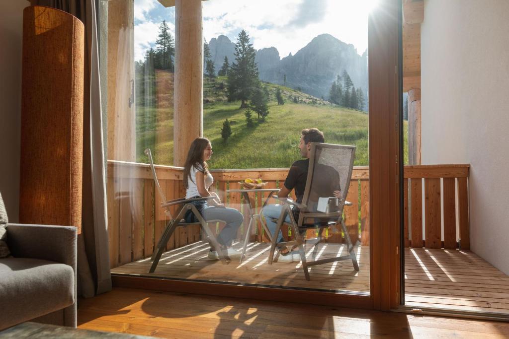 Nespecifikovaný výhled na hory nebo výhled na hory při pohledu z hotelu