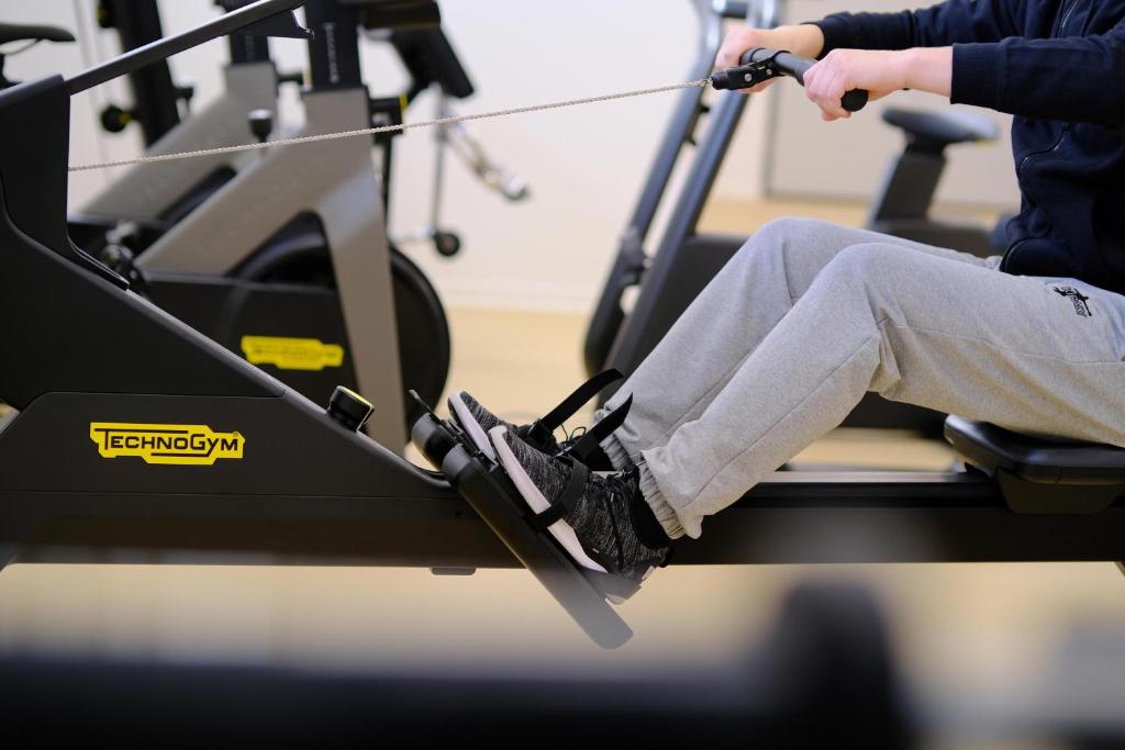 The fitness centre and/or fitness facilities at KIRÁLY PARK HOTEL