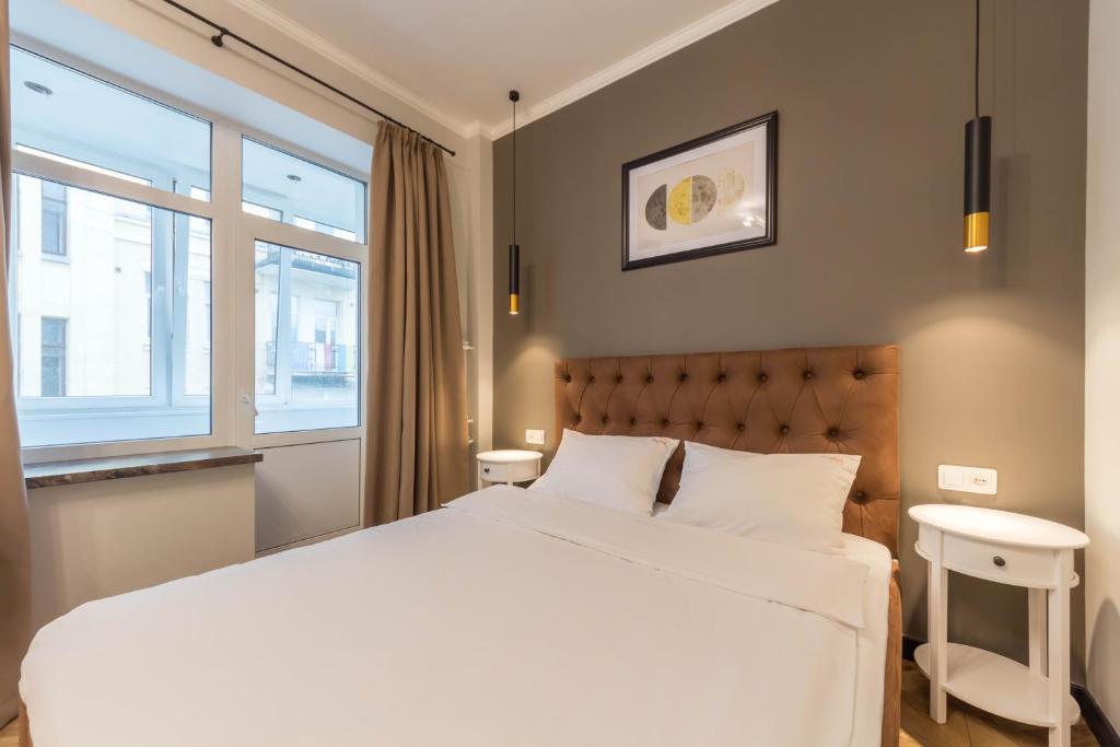 Central Apartments Maidan Area - 带阳台的宽敞公寓-Mykhailivskyi Ln。，4