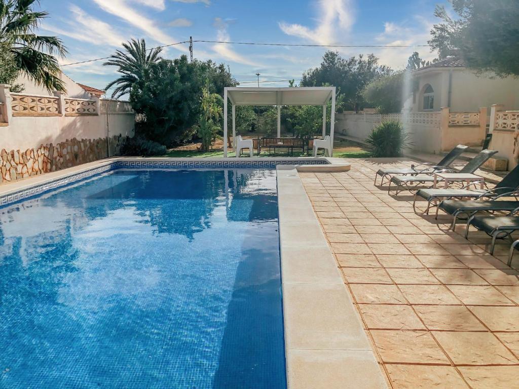 Bazén v ubytování Villa Reyets 4 bed 3 bath Private Pool nebo v jeho okolí