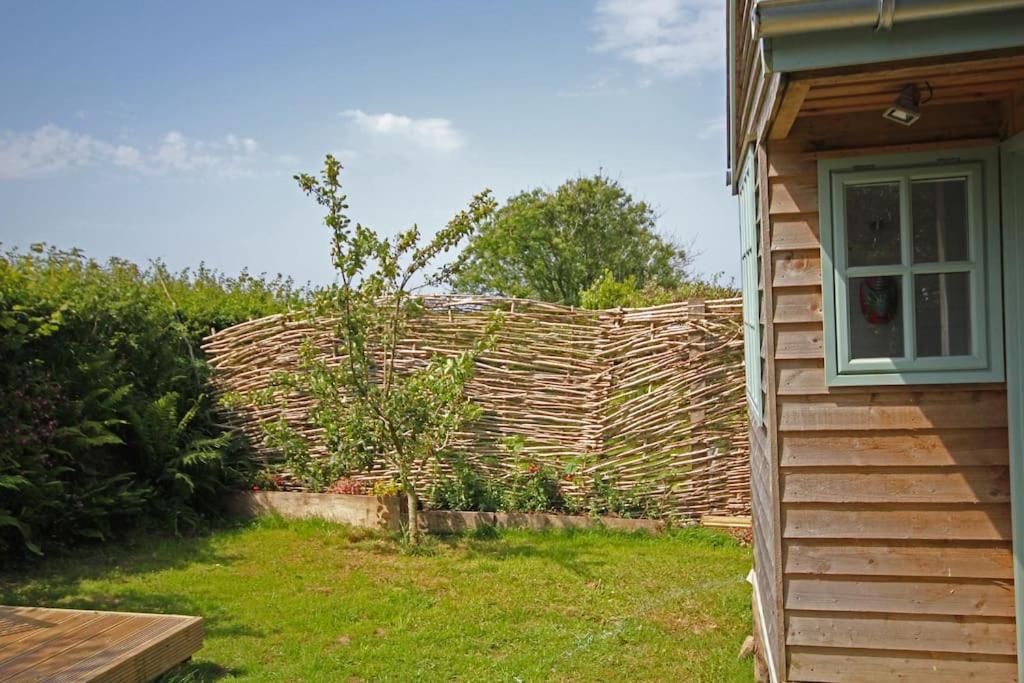 Zahrada ubytování Tiny House on isolated farm by the Cornish Coast