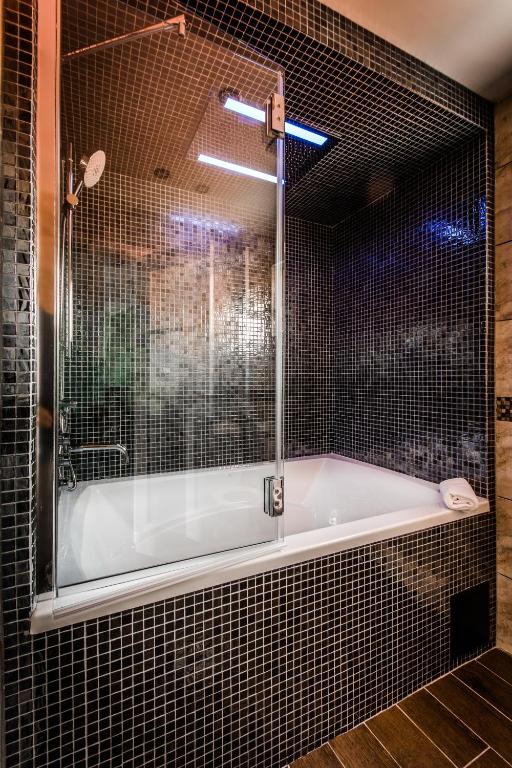 Olux Hotel-Motel-Suites - 