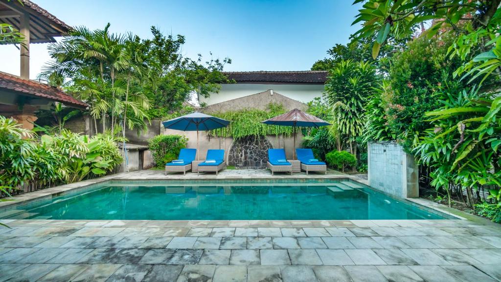 Bazén v ubytování Cafe Wayan Cottages Senggigi nebo v jeho okolí