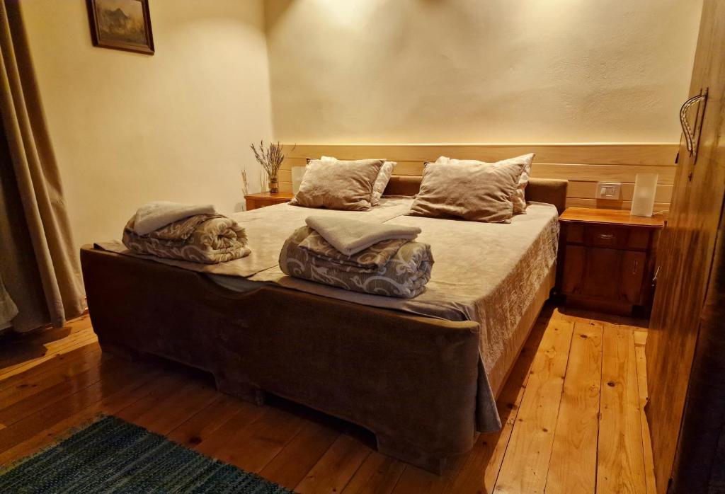 Posteľ alebo postele v izbe v ubytovaní Konak -Guest house -Ramonda Serbika