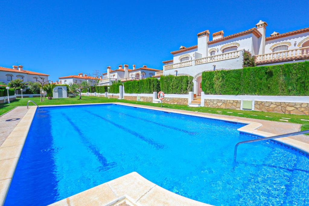 Swimmingpoolen hos eller tæt på LITORAL COSTA DORADA - EL BOSQUE Only families