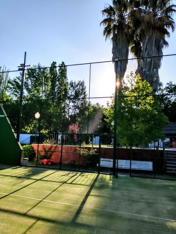 Tenis a/nebo squash v ubytování Casona La Chiquita nebo okolí