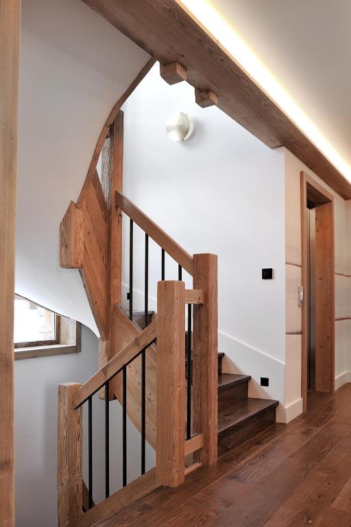 Foto dalla galleria di Chalet Le Moulin, Courchevel Le Praz, 6 chambres, Ski in, Ski out a Courchevel