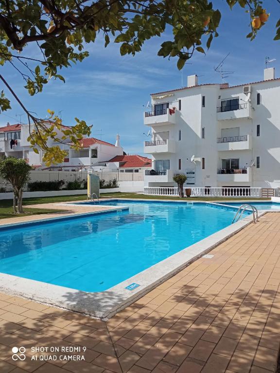 COZY APARTMENT OURA BEACH, Albufeira (updated prices 2024)