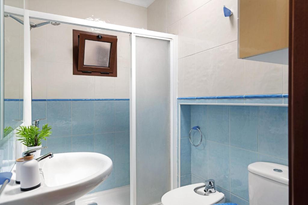 A bathroom at Casa Playa Palmeras