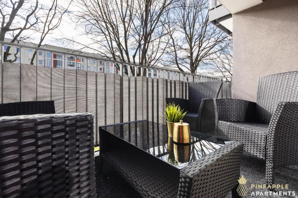 PINEAPPLE APARTMENTS - Zwinger IV - 65qm - 1x free parking - 7