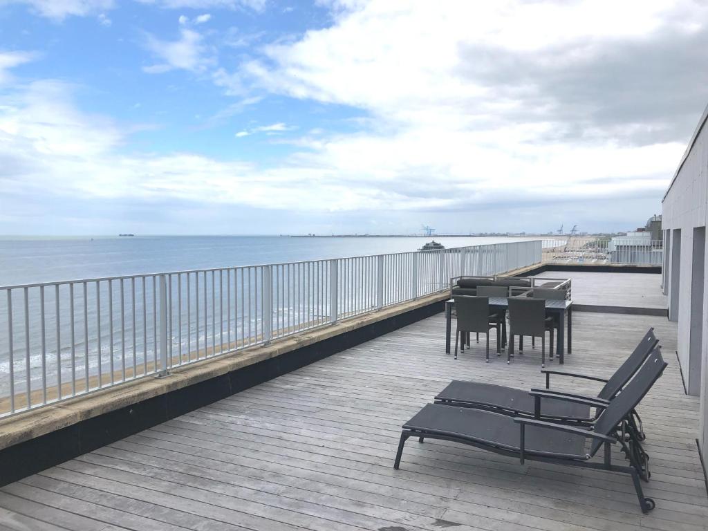 Holiday Suites Blankenberge - 顶层公寓-4p |2间卧室|屋顶露台 - 海景