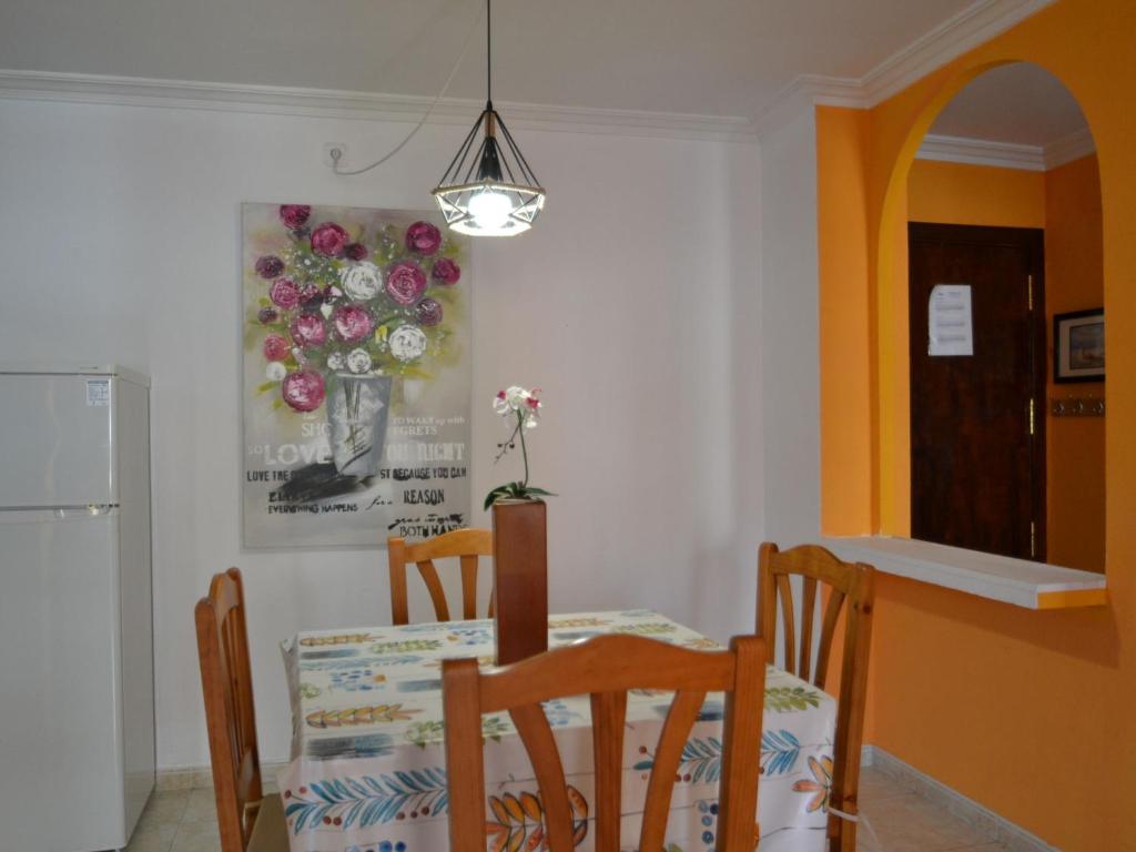Kuchyňa alebo kuchynka v ubytovaní Apartment Sevilla by Interhome