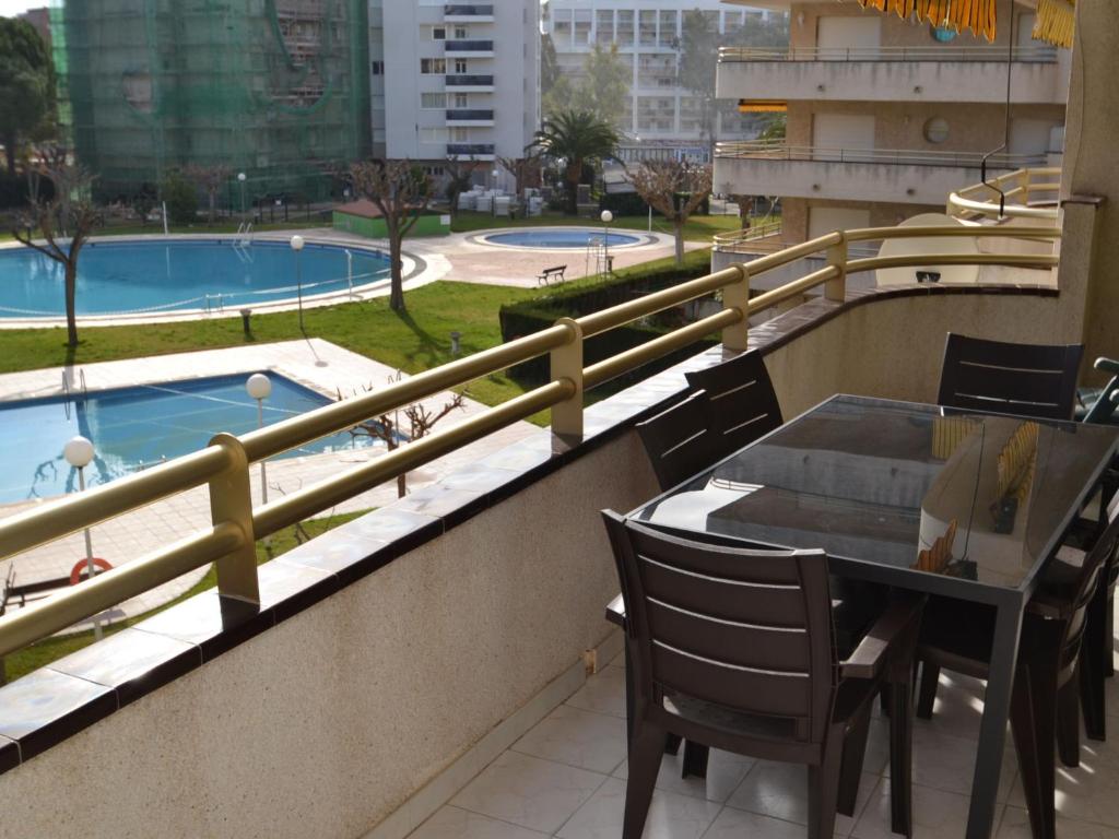 Bazén v ubytovaní Apartment Sevilla by Interhome alebo v jeho blízkosti