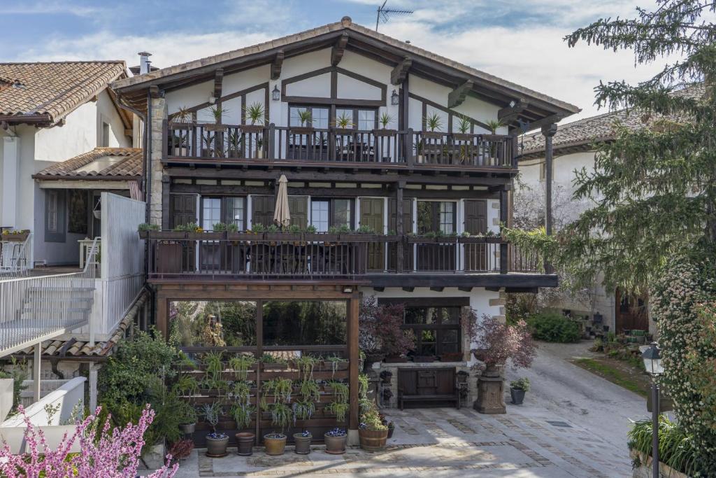 Budova, v ktorej sa vila nachádza