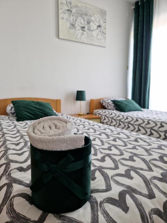 Postel nebo postele na pokoji v ubytování Motel "Tri lovca"