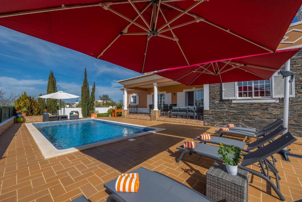 Laura by Algarve Villa Holidays