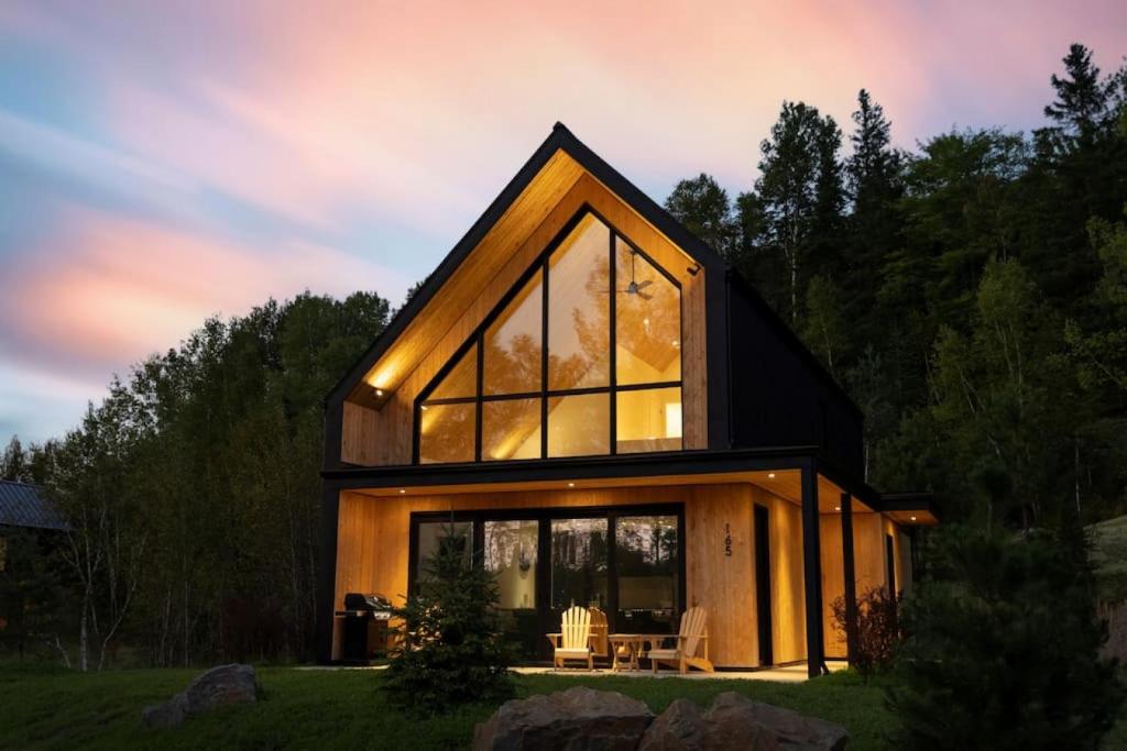 Snohaus 5 Scandinavian Mountain Chalet, MontTremblant