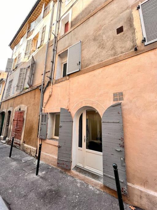 Fotografia z galérie ubytovania Studio atypique COEUR Sextius Aix-en-Provence v destinácii Aix-en-Provence