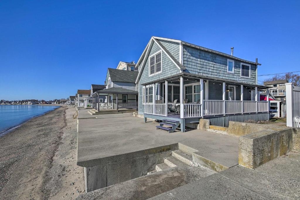 Holiday home Beachfront Milford House with Deck and Stunning Views