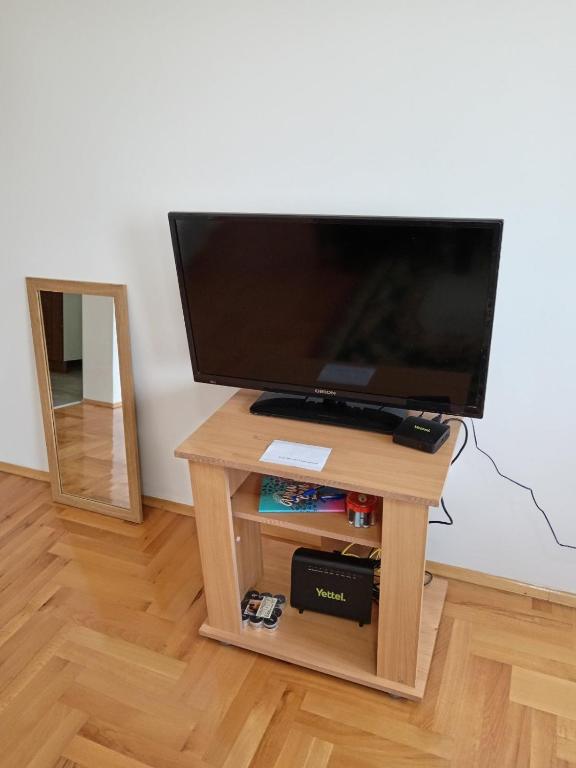 TV a/nebo společenská místnost v ubytování Nikolici - Free Parking
