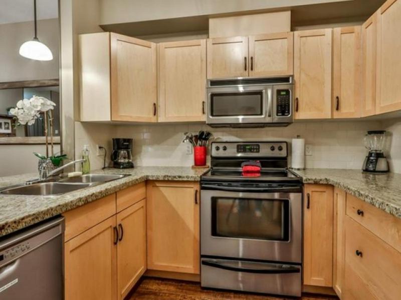 Suites with Pool & Hot tubs managed by Little Sister Getaways - Resim 44