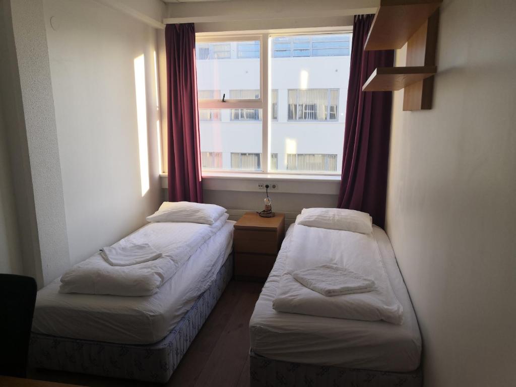 
Twin Room with Private Bathroom
