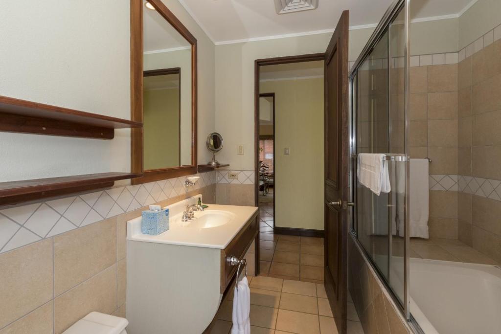 Koupelna v ubytování Bougainvillea 5306 Luxury Apartment - Reserva Conchal