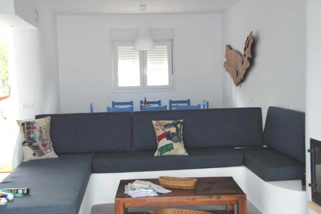 A seating area at LIOMA VELLA 1