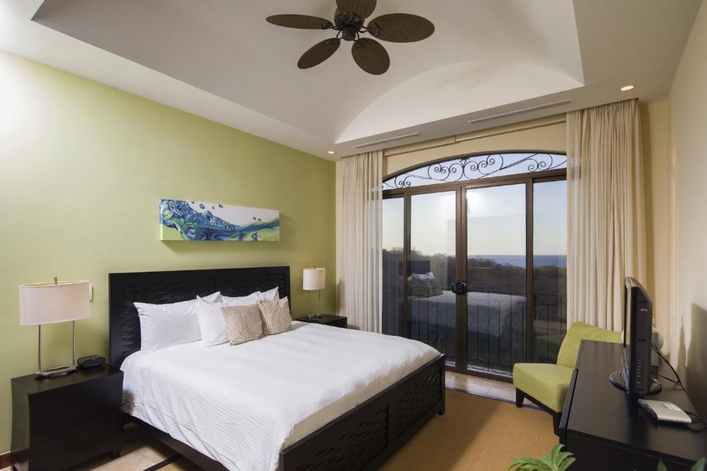 Postel nebo postele na pokoji v ubytování Jobo 7 Luxury Penthouse - Reserva Conchal