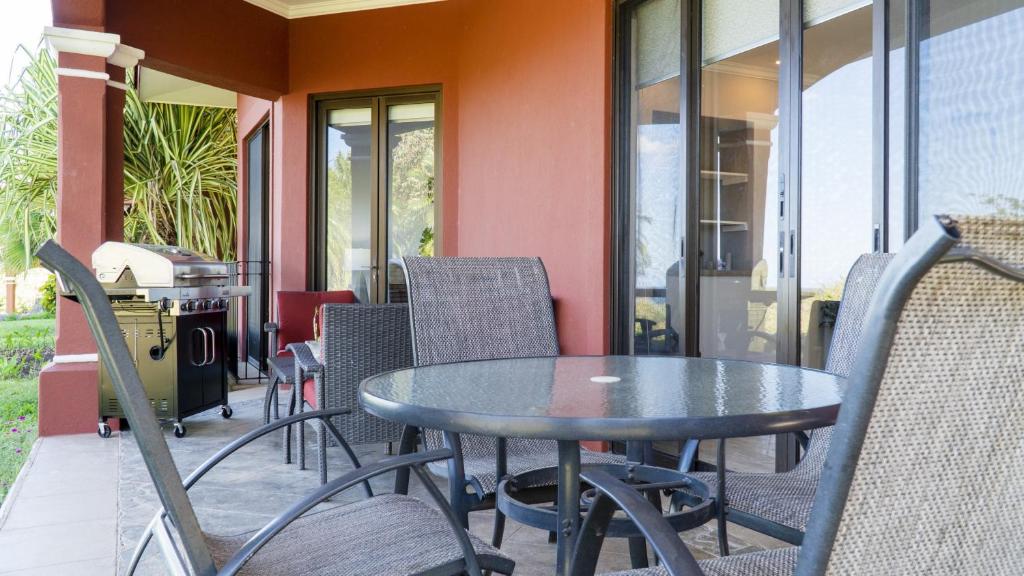 Balkón nebo terasa v ubytování Bougainvillea 2102 Luxury Apartment - Reserva Conchal