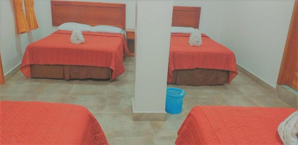 Postel nebo postele na pokoji v ubytování Hostal España