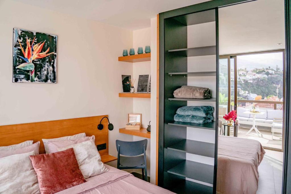 Postel nebo postele na pokoji v ubytování Luxury Atlantic Studio Puerto de la Cruz