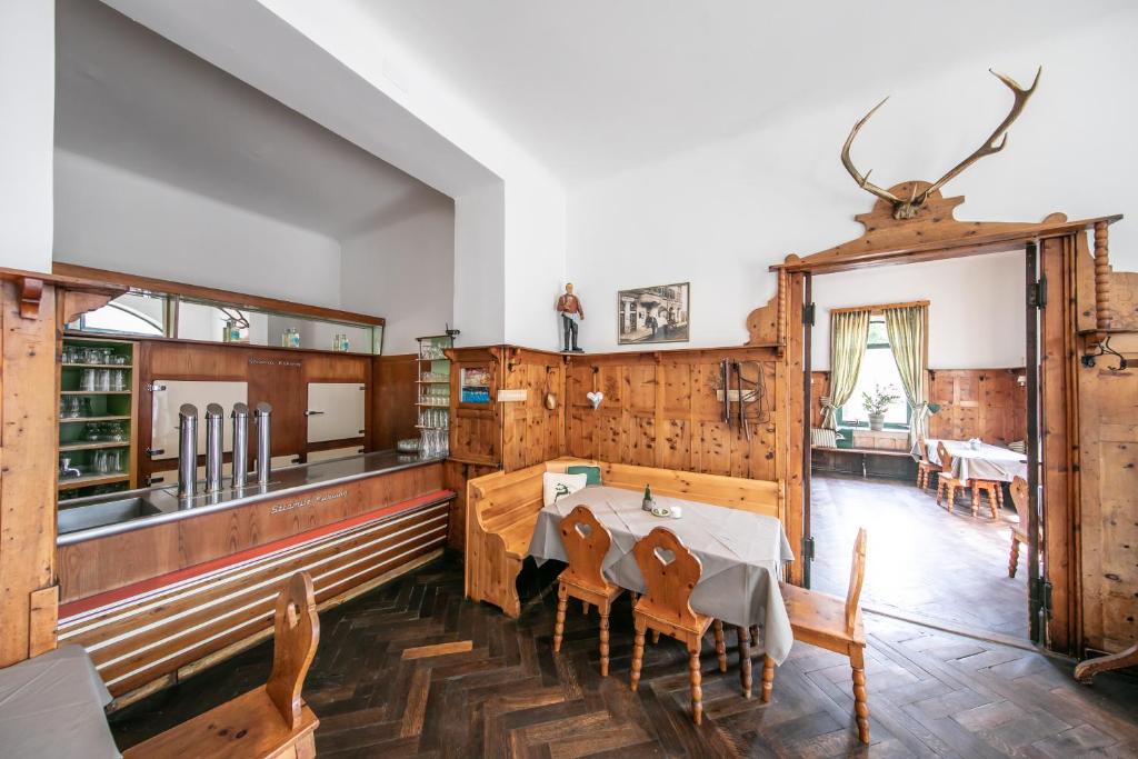 Zdjęcie z galerii obiektu Hotel Bergwirt Schönbrunn w Wiedniu