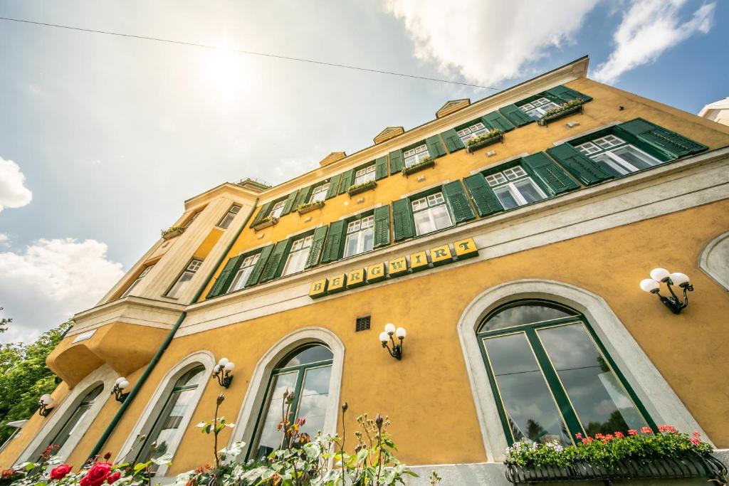 Hotel Bergwirt Schönbrunn, Vienna – Updated 2023 Prices