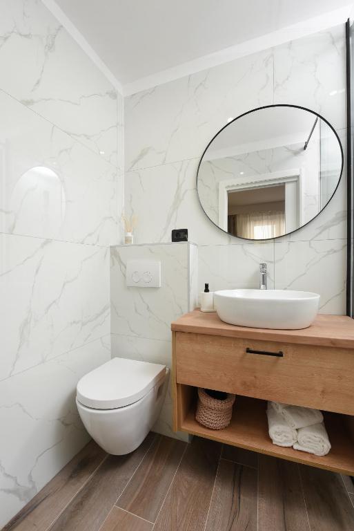 Aura Exclusive Apartment & Room - 9